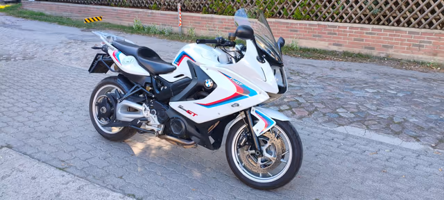 BMW F 800 GT Bild 7